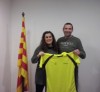 El vencedor del I Concurs ‘Samarreta Solidària seleccions catalanes’ visita la seu de la FCVb